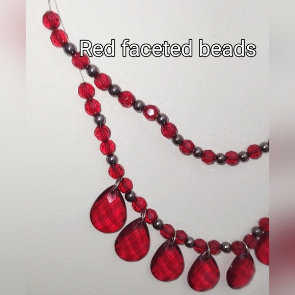 Vintage Red Teardrop Bead Wire Necklace - Picture 3 of 6